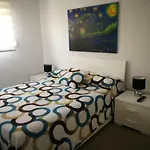 Santa Barbara 18 شقة